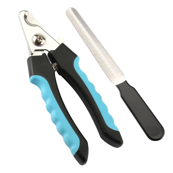 Lune Pet Nail Clippers in blue and black with a matching blue-handled nail file