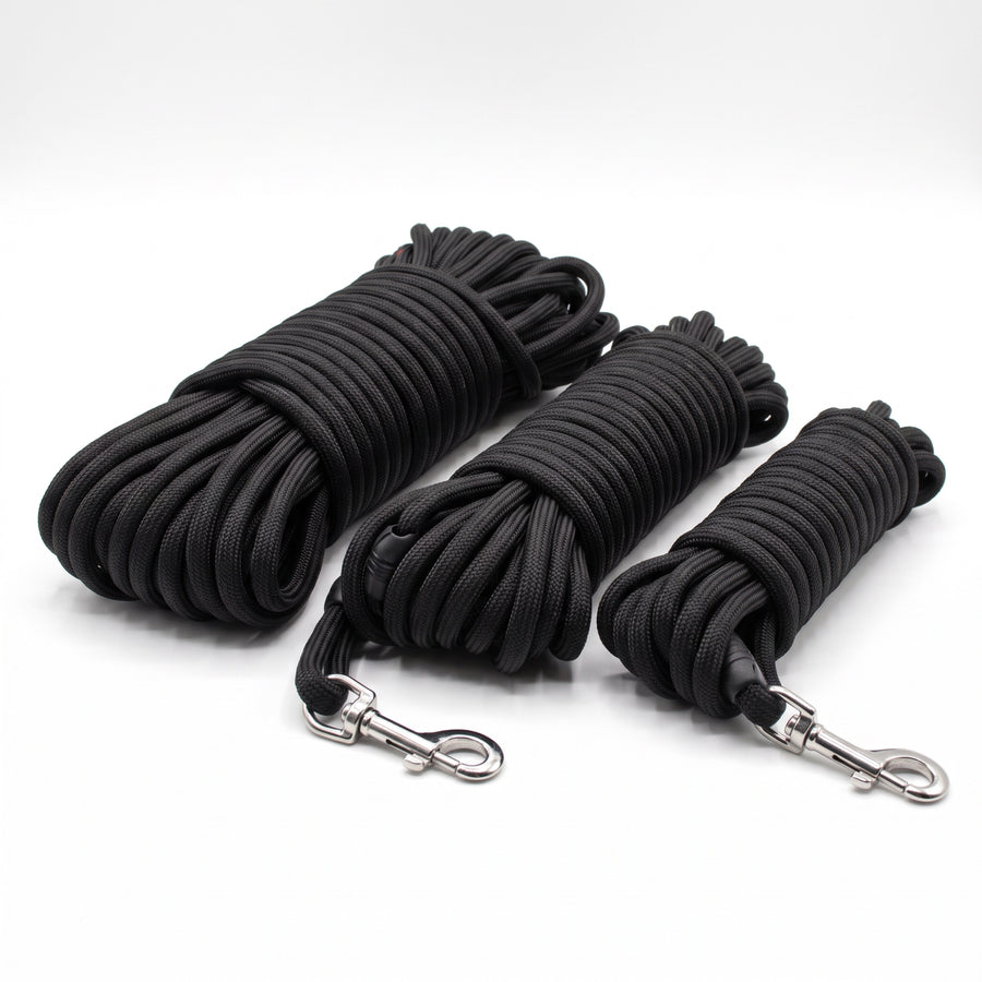 Field Long Line Leash, three-quarter view on white